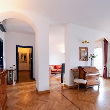 Como City View Apartment Exteriör bild